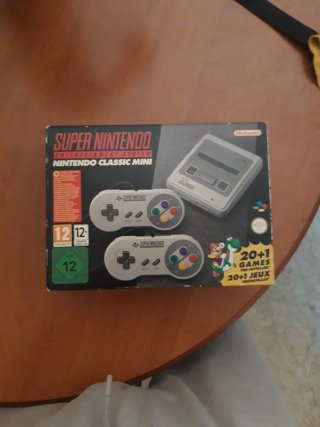Nintendo SNES Classic Mini + 2 Mandos