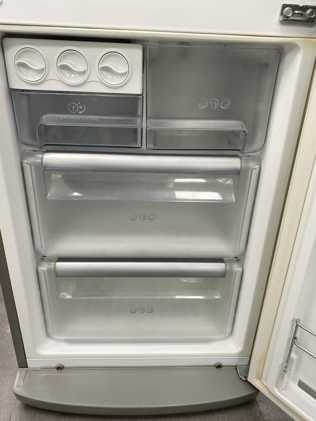 Frigorífico LG Plata 190x60cm clase A com envio
