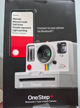 Fotocamera istantanea Polaroid OneStep+ in bianco