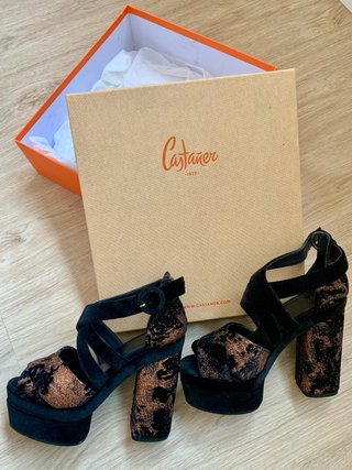 Zapatos Castañer Talla 37 Negro y Dorado.