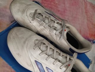 Zapatillas Adidas tacos blancas y azules