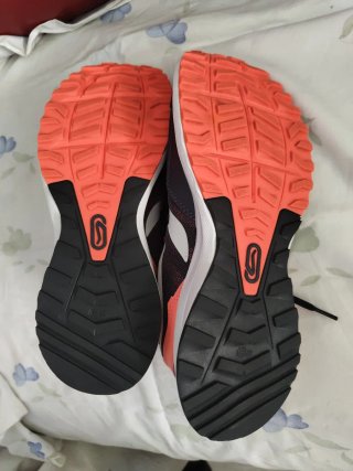 Deportivas Veja Negras y Naranja