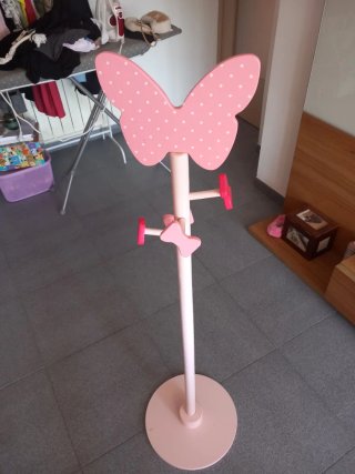 Perchero infantil mariposa rosa