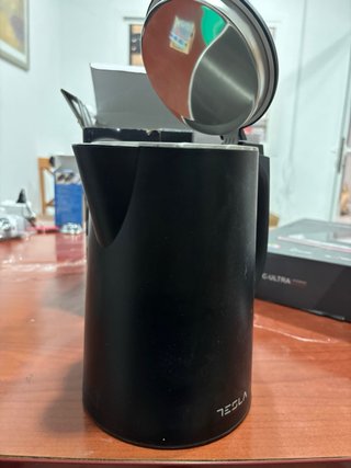 Tetera Tesla KT301BX 2200W 1.5L