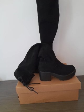 Botas bucaneras negras con plataforma