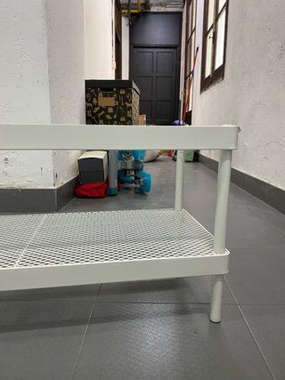 Mesa auxiliar metálica blanca
