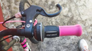 Bicicleta niña rosa y negra