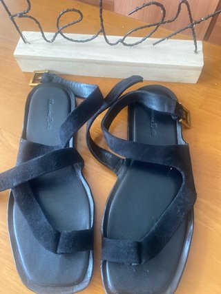 Sandalias Massimo Dutti Negras no envio