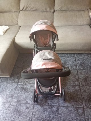 Carrito de muñecas gemelar