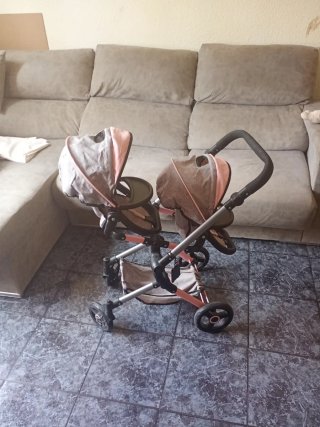 Carrito de muñecas gemelar