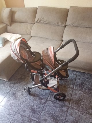 Carrito de muñecas gemelar