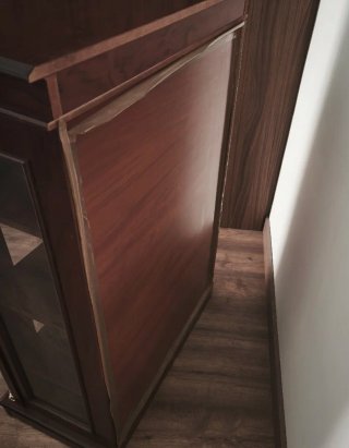 Vitrina de madera y cristal