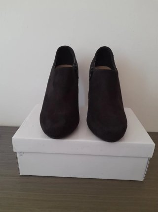 Botines negros de caña baja