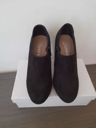 Botines negros de caña baja