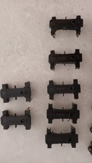 Lote de Soportes con lámpara de la marca  Simon