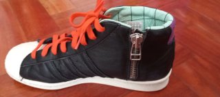 Adidas x Simpsons Poochie Edición Limitada