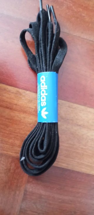 Adidas x Simpsons Poochie Edición Limitada