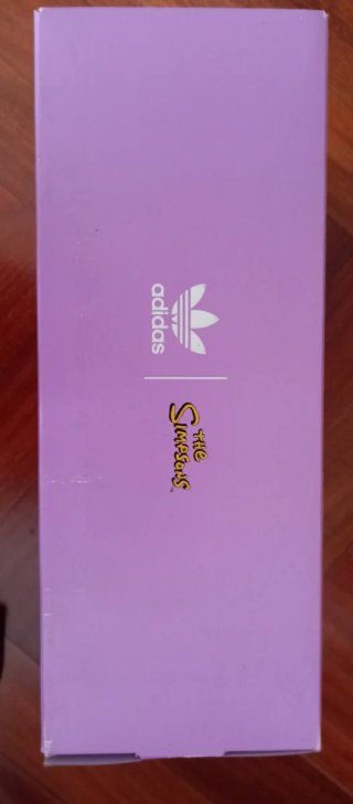 Adidas x Simpsons Poochie Edición Limitada
