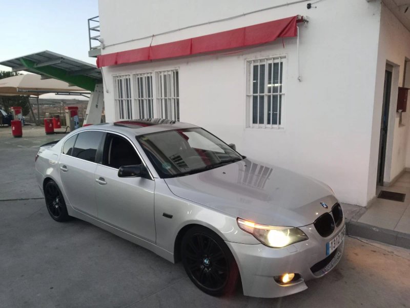 BMW Serie 5 2003 - foto 1