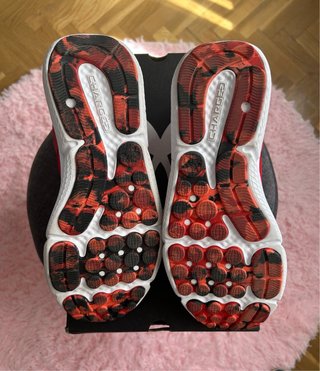 Zapatillas Under Armour rojas
