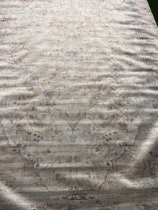 Alfombra efecto vintage ZARA HOME