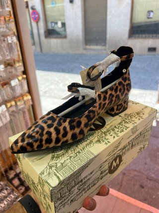 Zapatos leopardo nuevos a estrenar