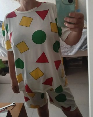 Pijama  Unisex corto con figuras geométricas.