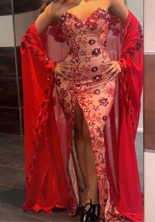 Vestido de fiesta rosa y rojo