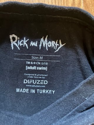 Camiseta Rick y Morty Negra Multicolor