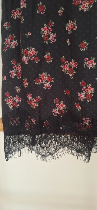 Vestido corto lencero floral Stradivarius