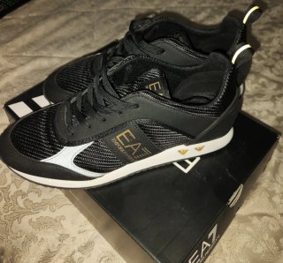 Scarpe EA7 Emporio Armani nere e oro
