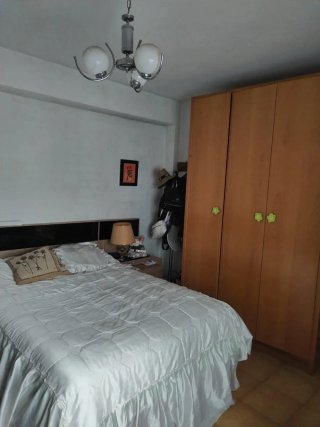 Se vende piso en calle monturque céntrico.