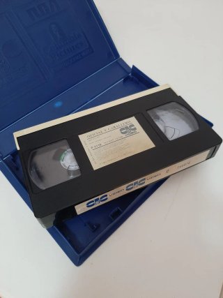 VHS Oficial y Caballero