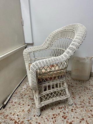 Coppia di Poltrone in Vimini Bianco con Cuscino