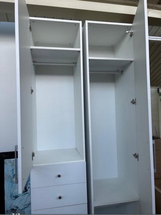 Armarios blancos de madera