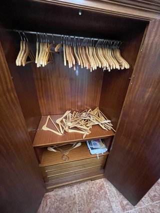 Armario vintage de madera