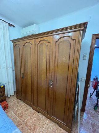 Armario vintage de madera