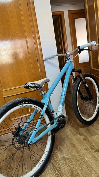 Bicicleta Dirt Jump Commencal Azul