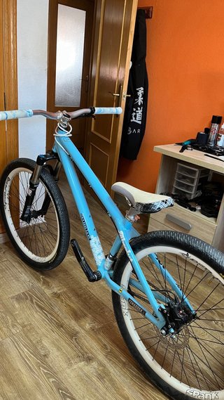 Bicicleta Dirt Jump Commencal Azul