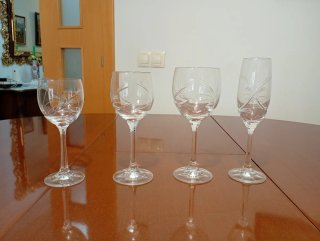 Juego de 48  copas de vidrio Baccarat, para 12