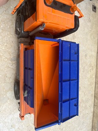 Camion spazzaneve Bruder Arancione