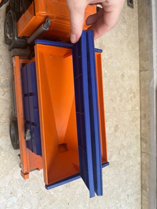 Camion spazzaneve Bruder Arancione