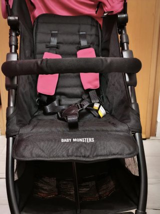 Silla de paseo Baby Monsters Kuki con MOCHILA.