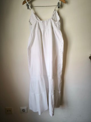 Vestido branco longo com crochet