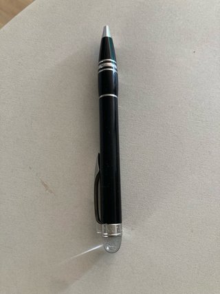 Bolígrafo Montblanc prácticamente nuevo