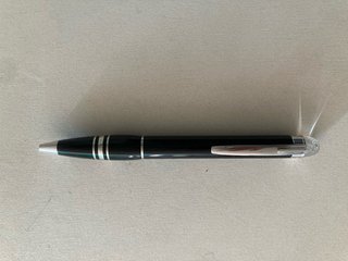 Bolígrafo Montblanc prácticamente nuevo