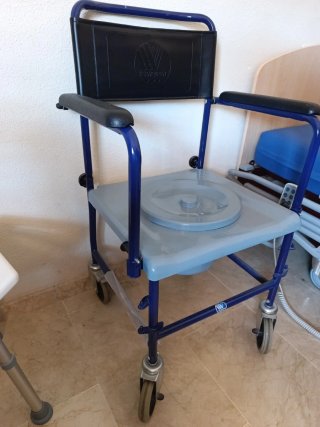 Silla de WC Vermeiren, nueva.