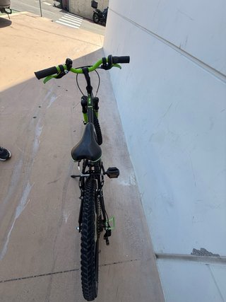 Bicicleta Infantil Btwin Nera e Verde