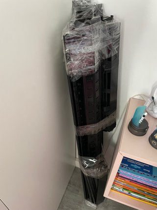 Estantería metálica negra