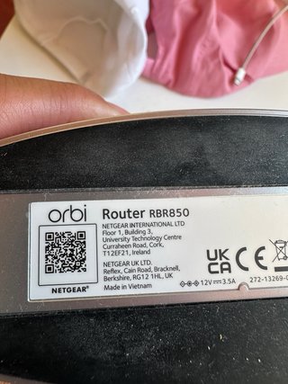 Orbi RBK853 AX6000: 1 Router + 2 Satélites